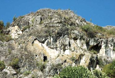 Damcılı mağarası